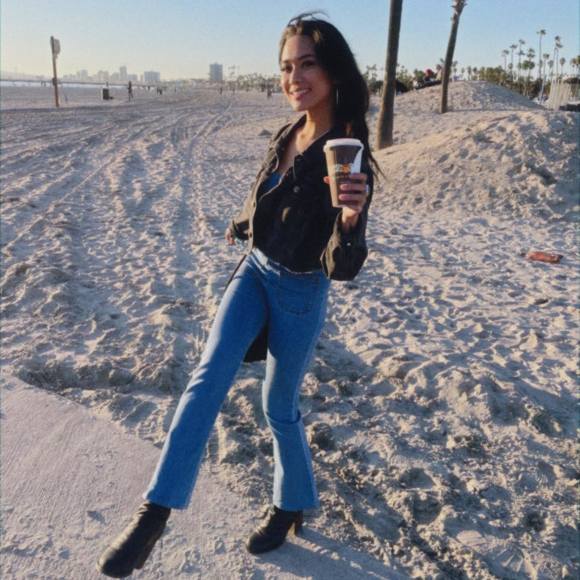 alexa_vicencio